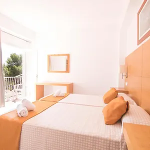 https://elegance-playa-arenal.balearic-islands.net